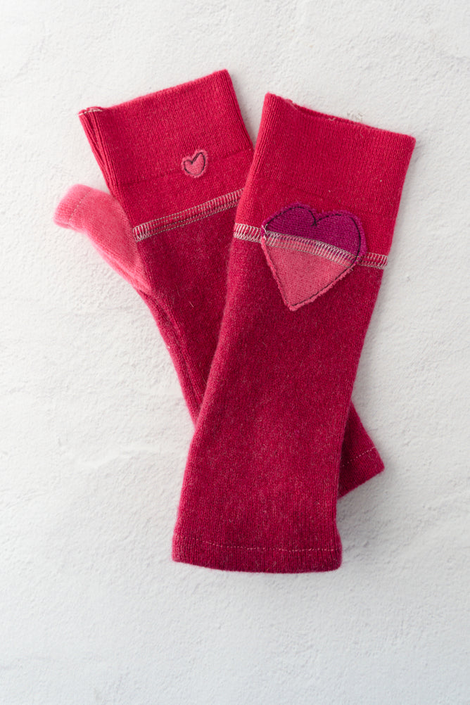 Sardine Recycled Cashmere Handwarmers, Heart/Pink 