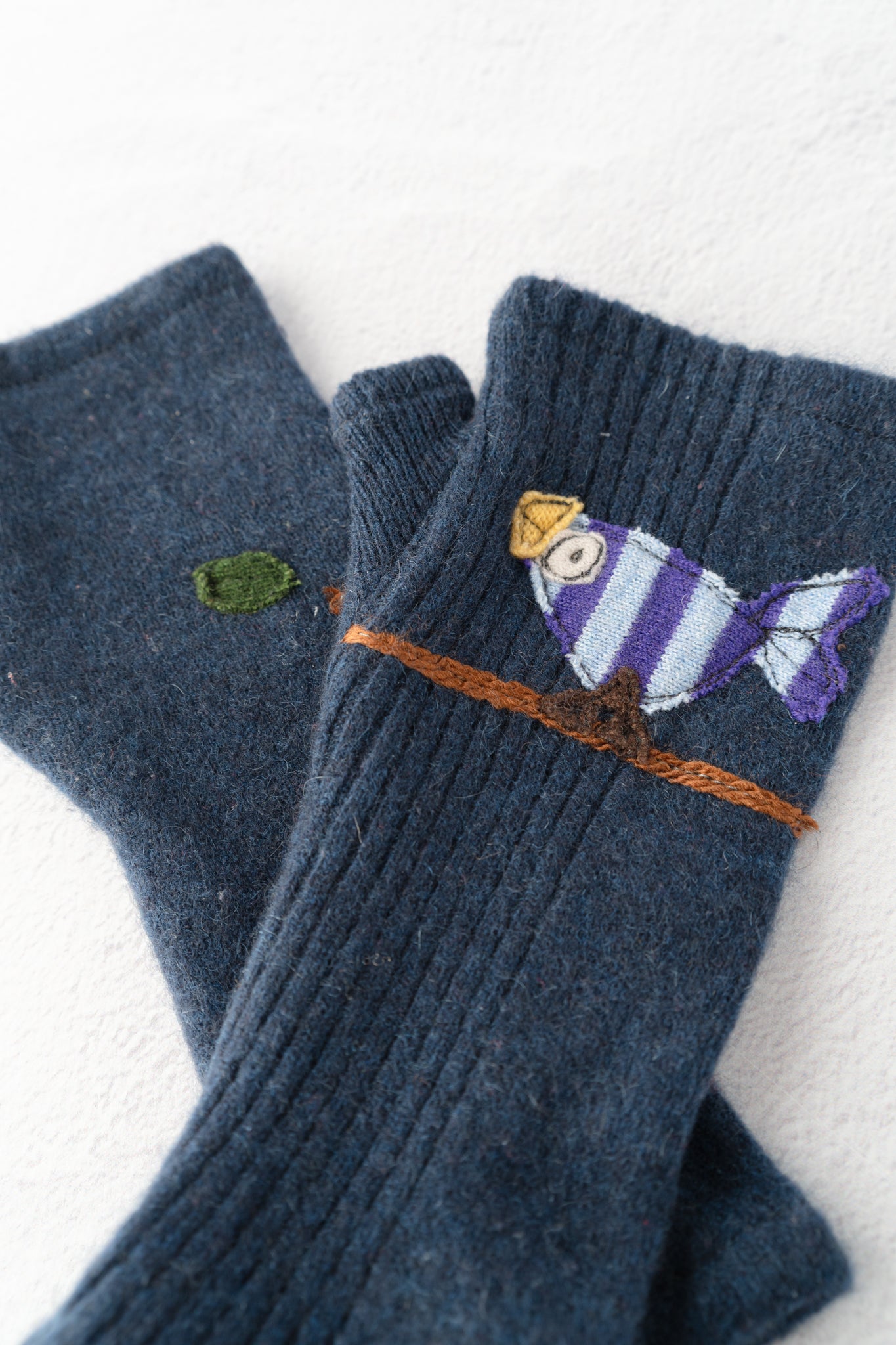 Sardine Recycled Cashmere Handwarmers, Cute Bird/Blue 