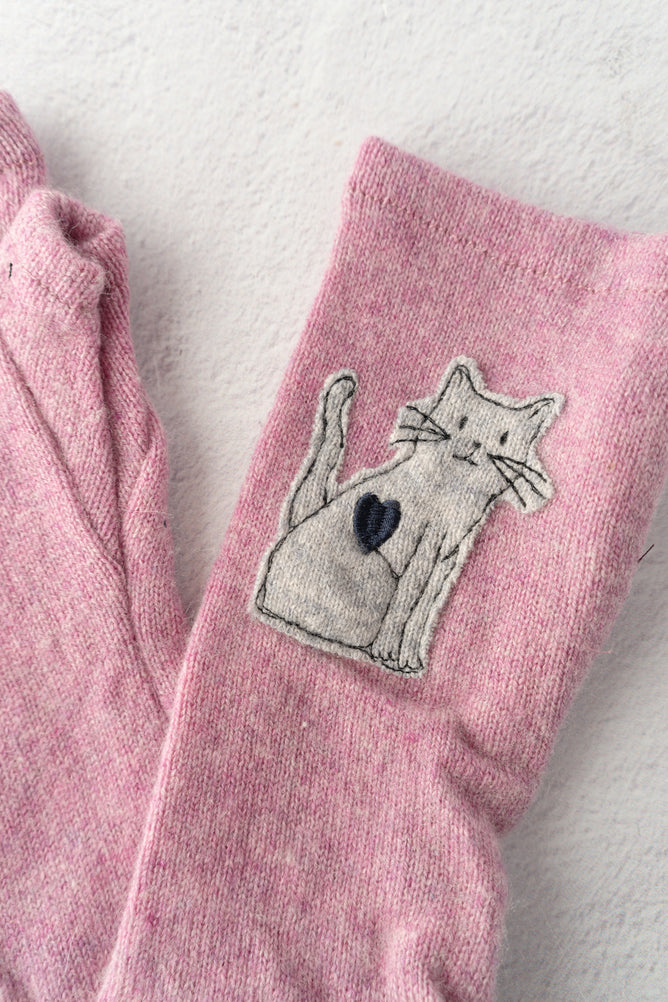 Sardine Recycled Cashmere Handwarmers, Cat, Pink/Gray 