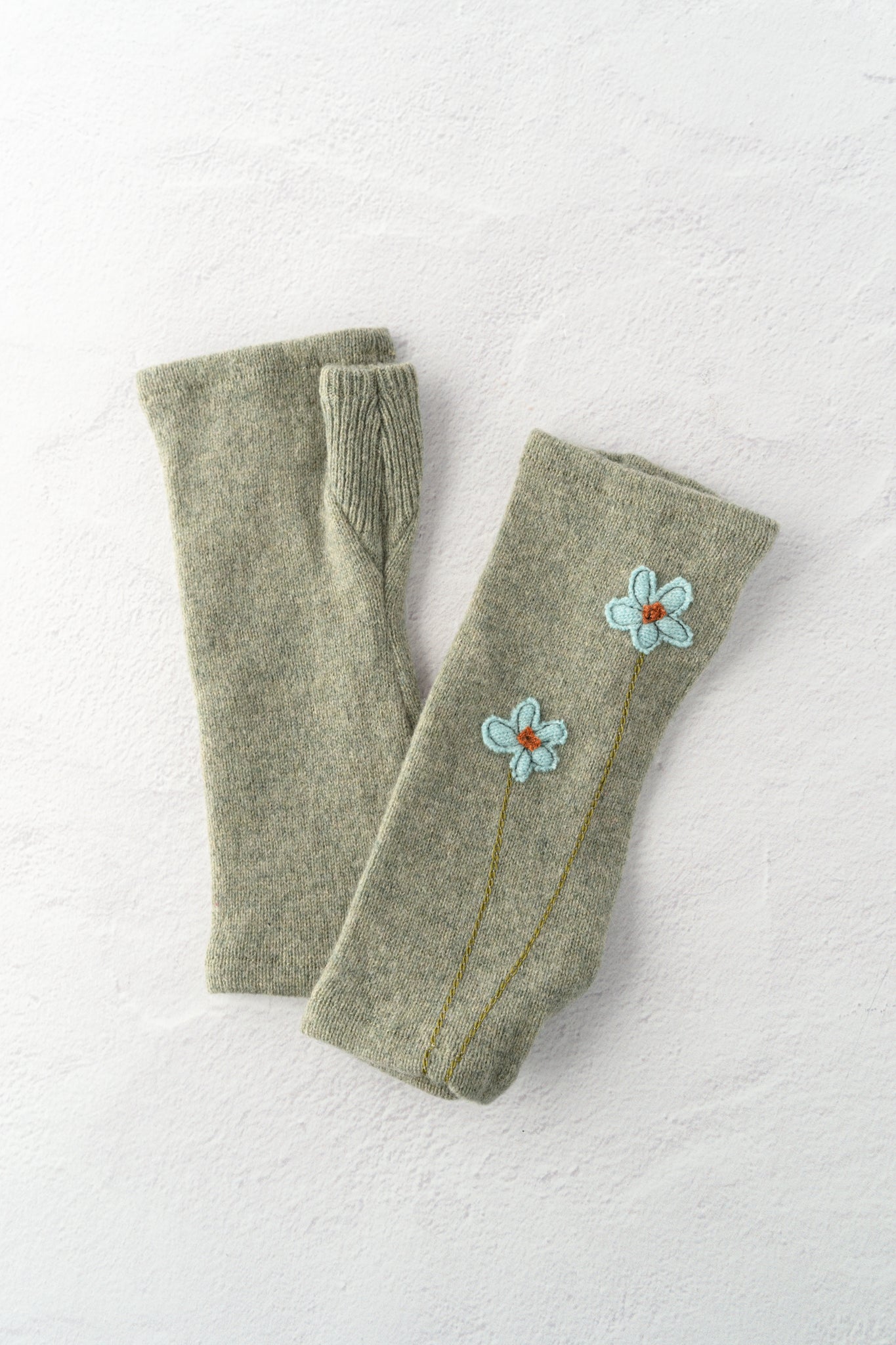 Sardine Recycled Cashmere Handwarmers, Wildflower, Blue/Olive 