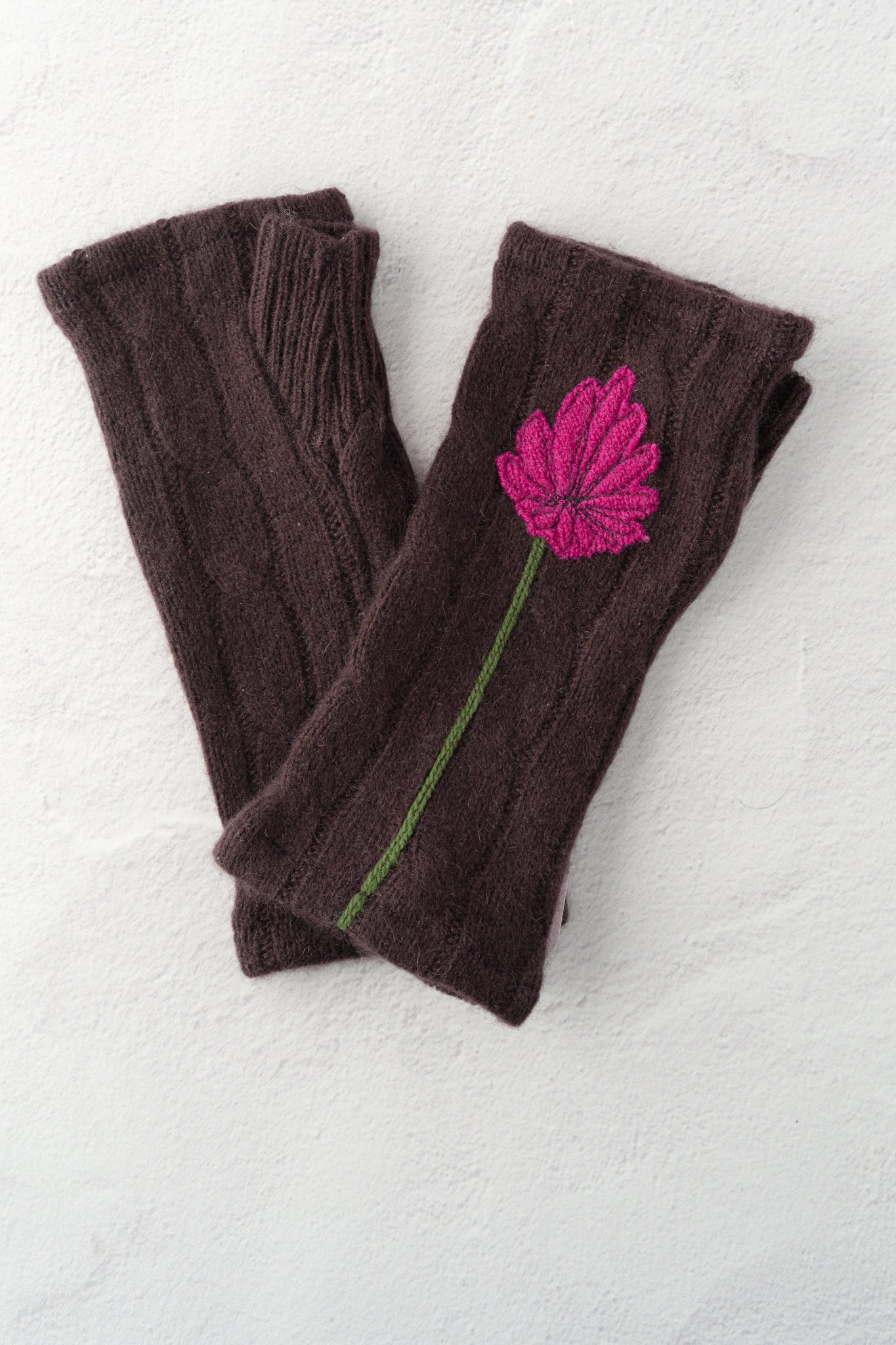 Sardine Recycled Cashmere Handwarmers, Mum, Brown/Fuchsia 