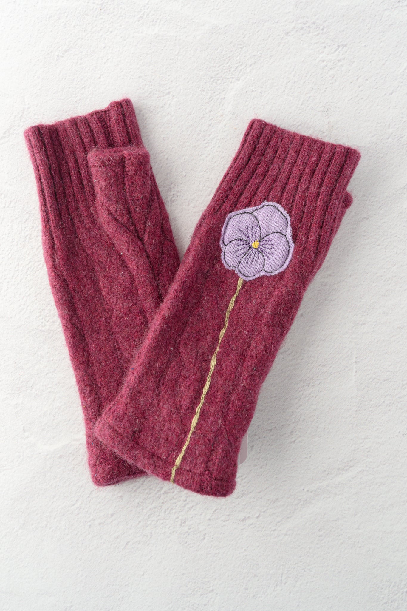 Sardine Recycled Cashmere Handwarmers, Pansy/Plum 
