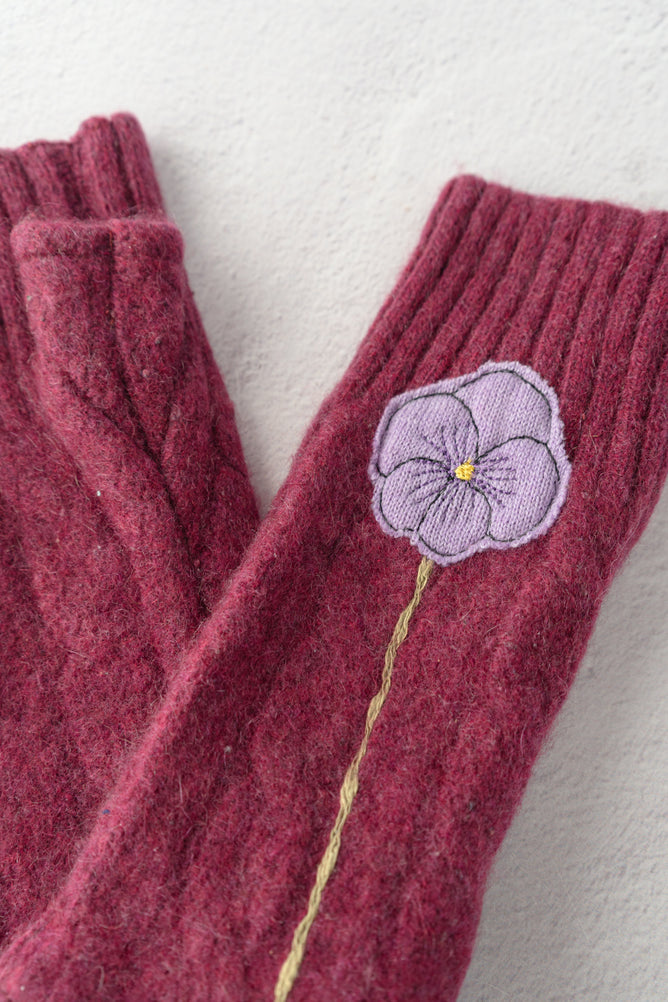 Sardine Recycled Cashmere Handwarmers, Pansy/Plum 