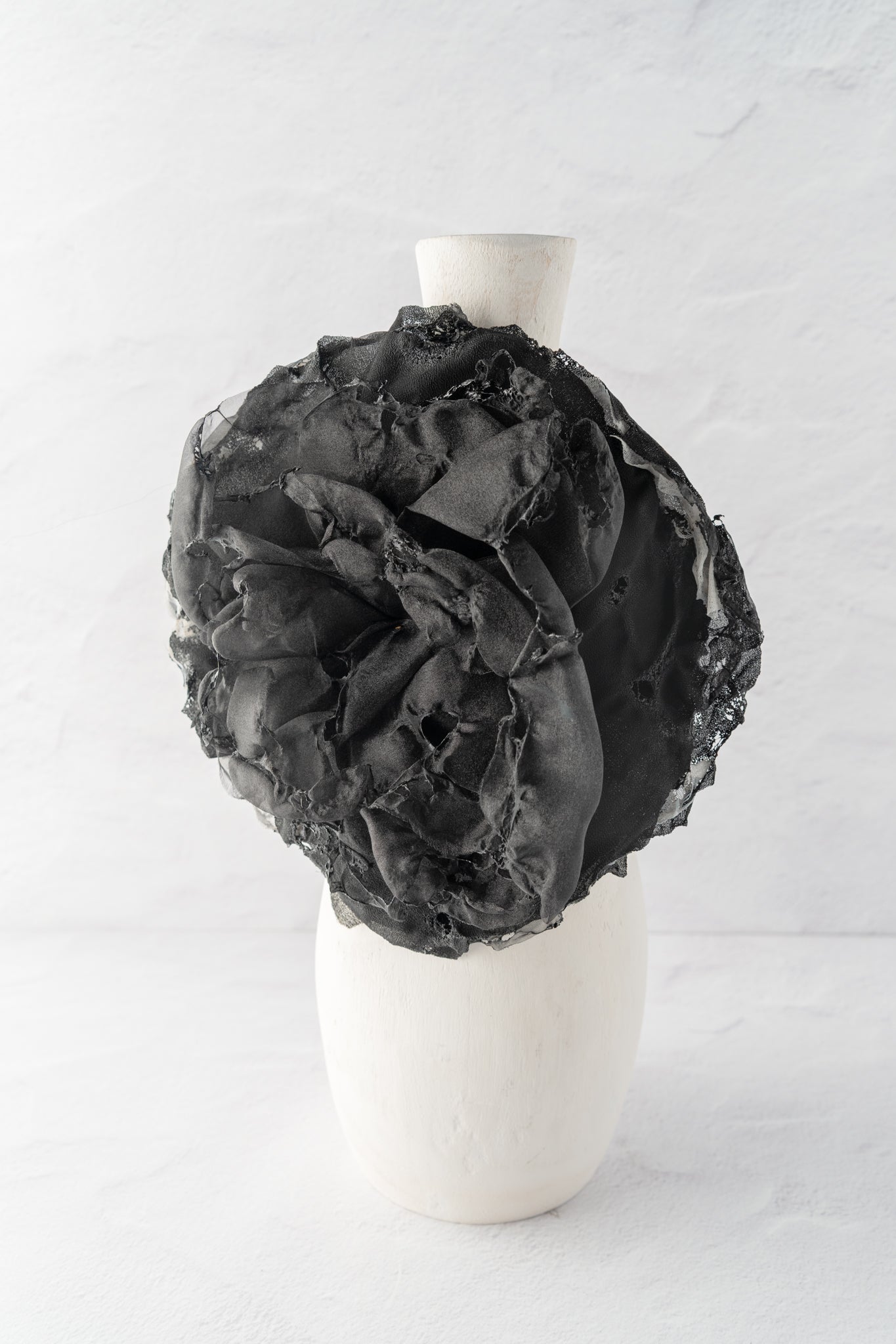 Sanctamuerte Posey Pin, Black 