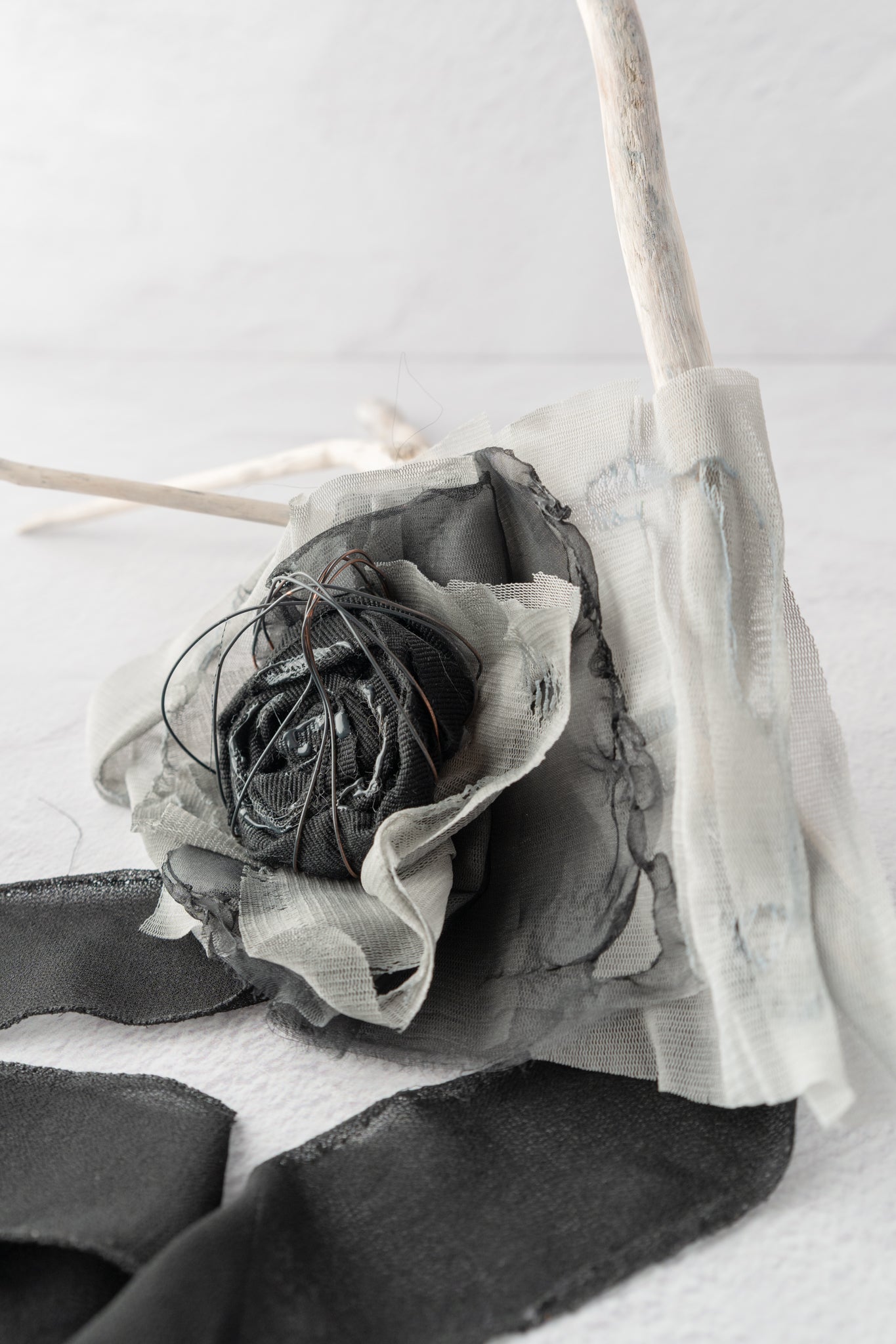 Sanctamuerte Trailing Ribbon Flower Brooch, Gray/Black 