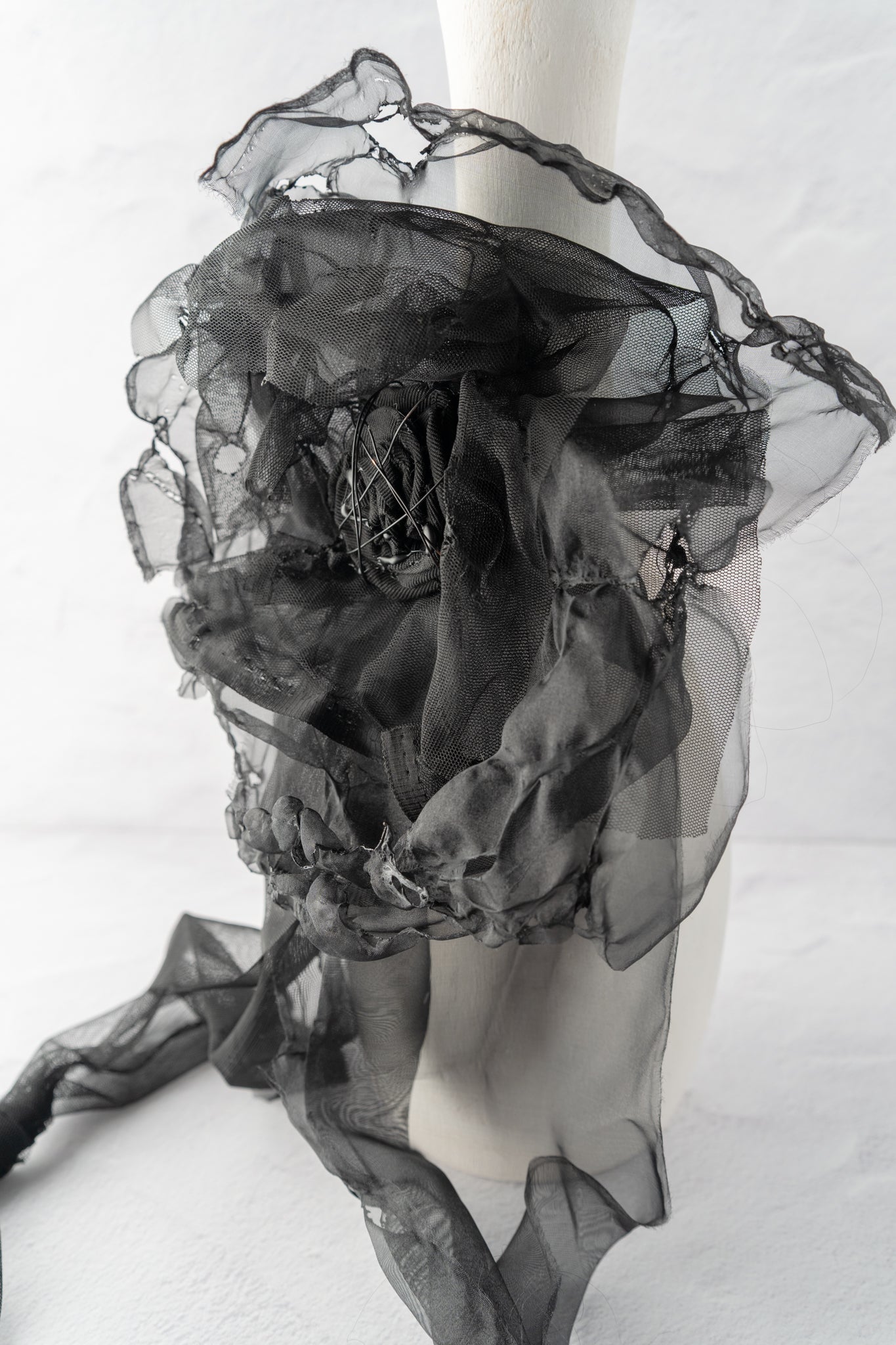 Sanctamuerte Flower Scarf Brooch - Black 