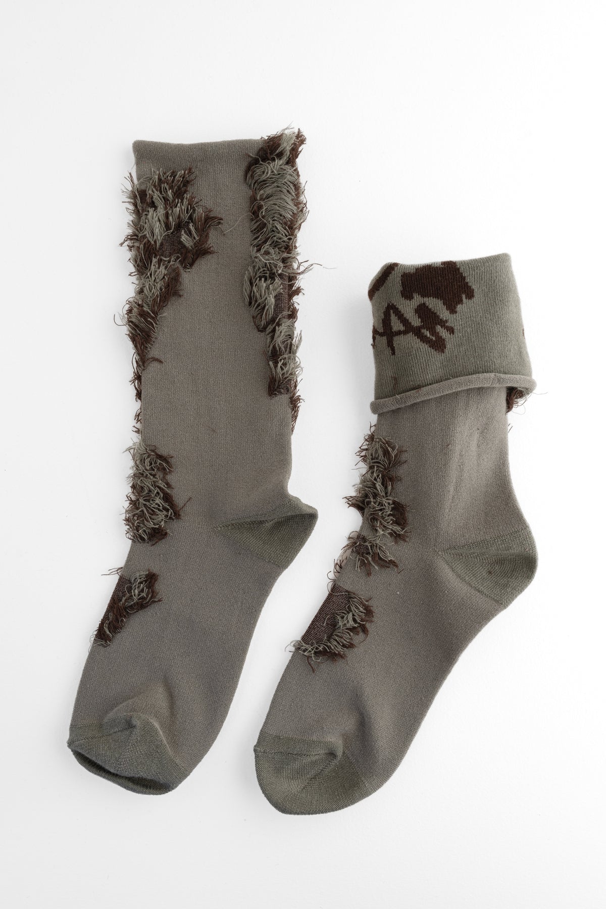 Moyuru Diplo Fringe Sock, Gray/Black 