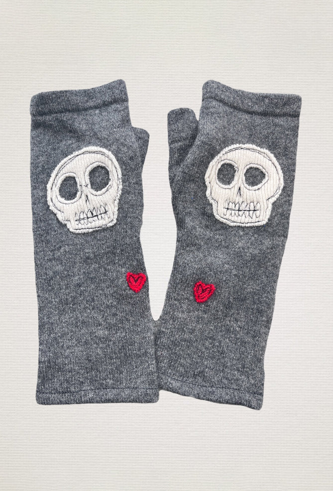 Recycled Cashmere Handwarmers, Skull/Gray w/Heart