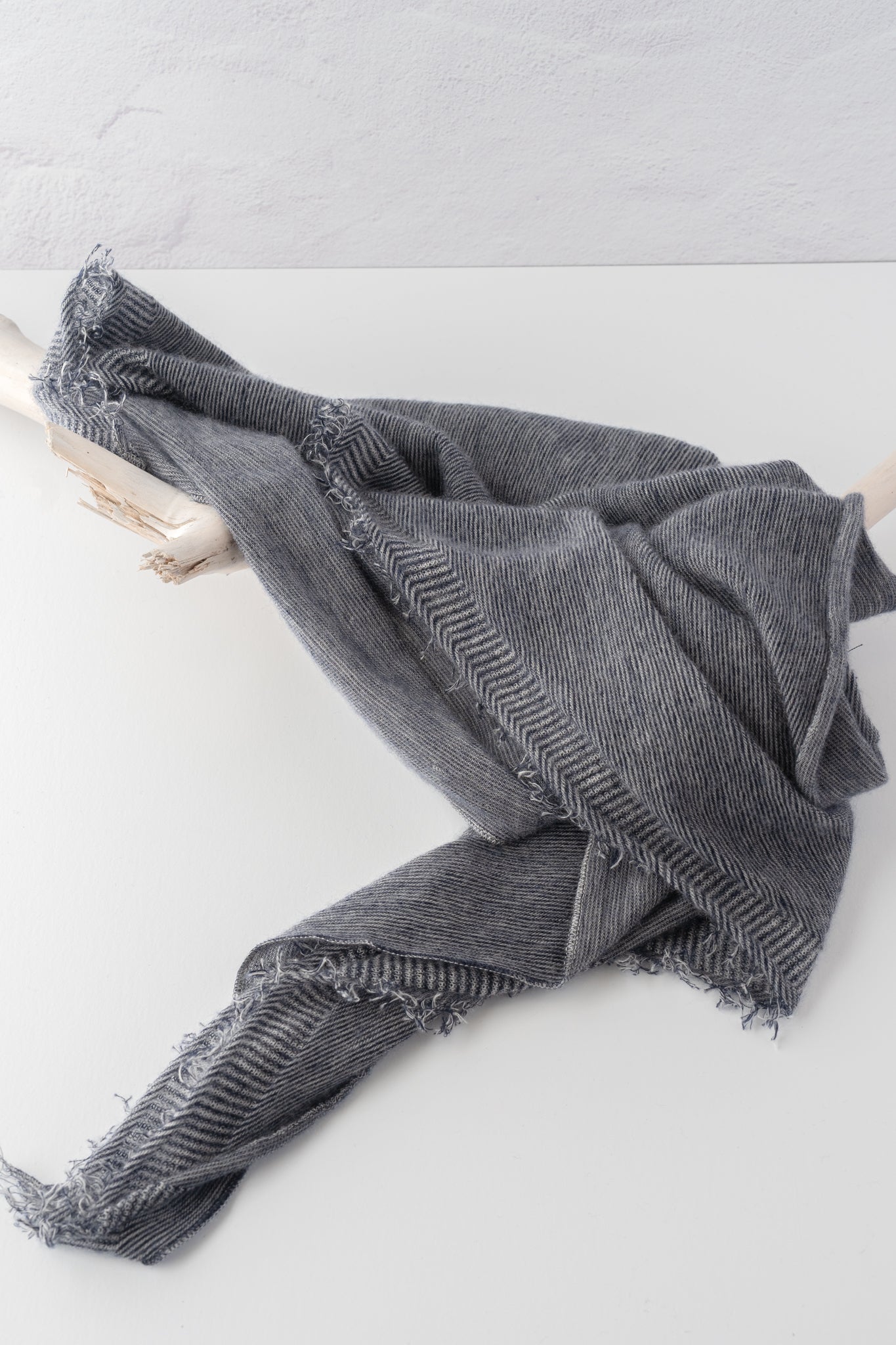 Love Mini Cashmere Scarf, Navy/Milk