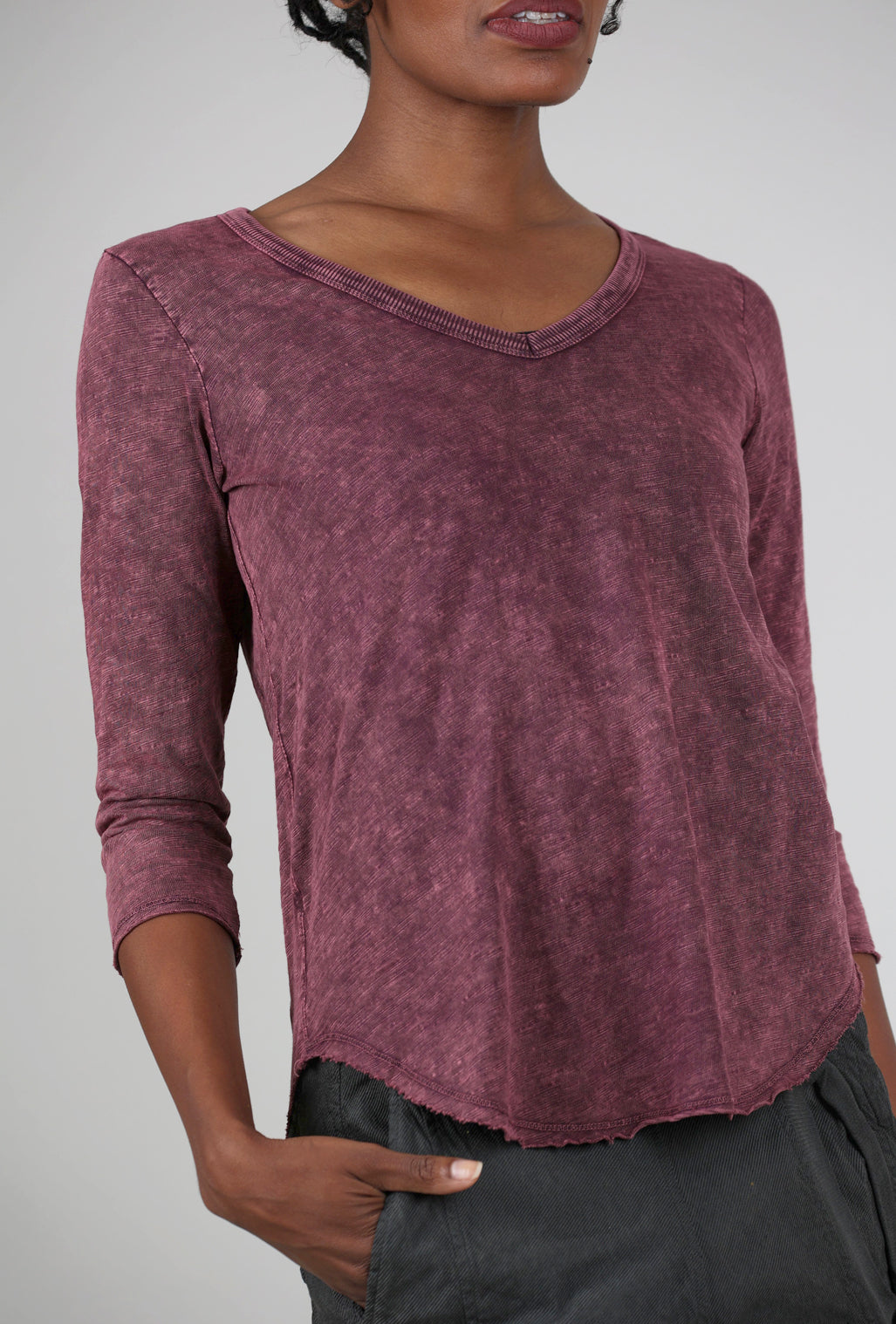 Mododoc Mineral Dye Vee Tee, Warm Wine 