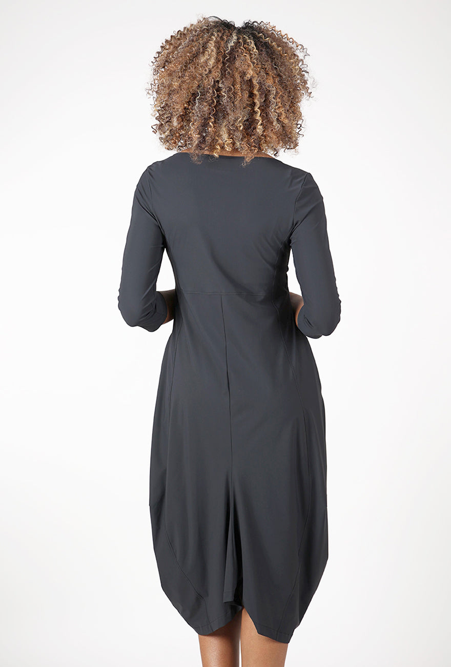 Demeter Dress, Tar