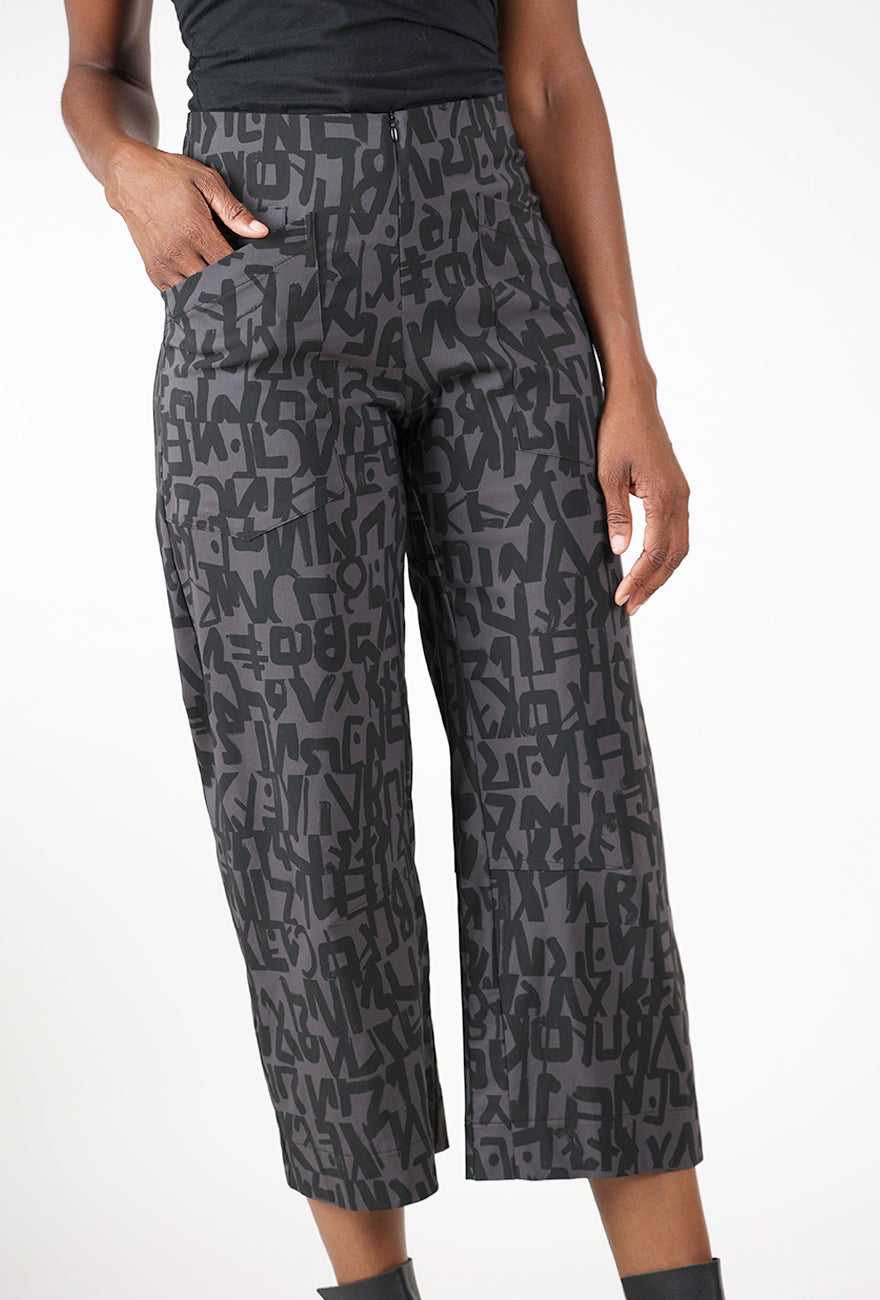 Avedon Print Rimini Pant, Carbon Fable Angle 4