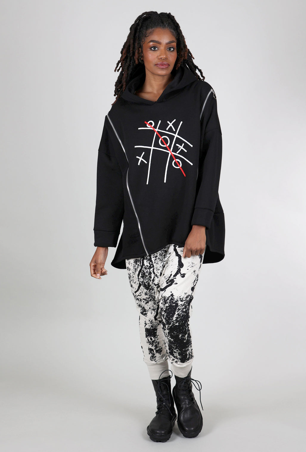 Transparente Clothing Tic Tac Toe Sweatshirt, Black One Size Black