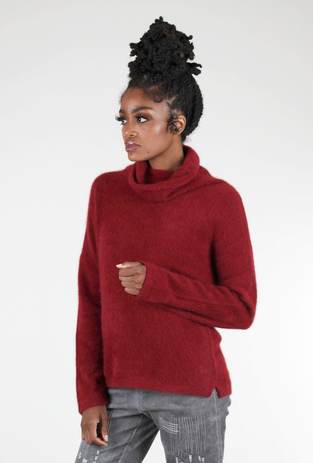 Estheme Cashmere Relaxed Raccoon Tneck, Bourgogne Red 
