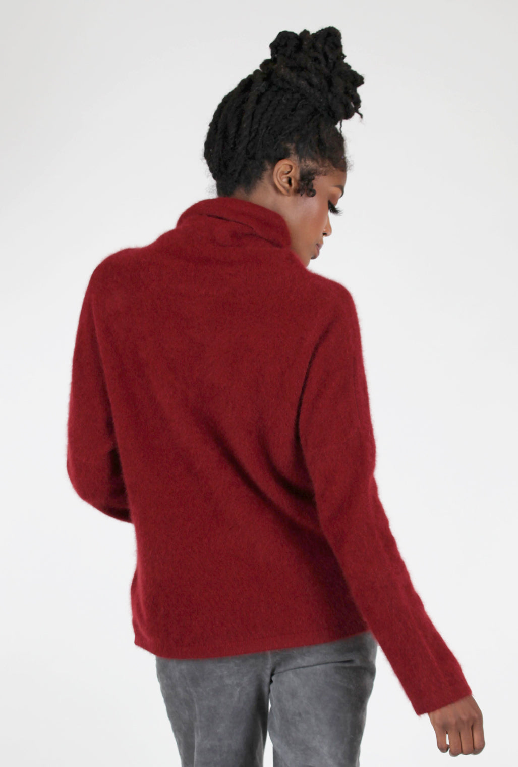 Estheme Cashmere Relaxed Raccoon Tneck, Bourgogne Red 