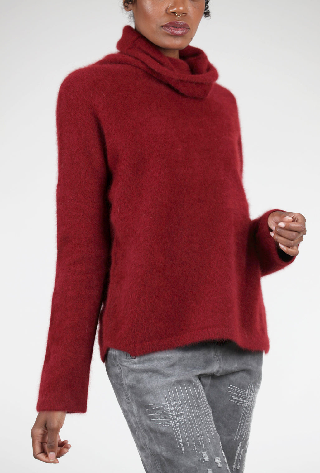 Estheme Cashmere Relaxed Raccoon Tneck, Bourgogne Red 