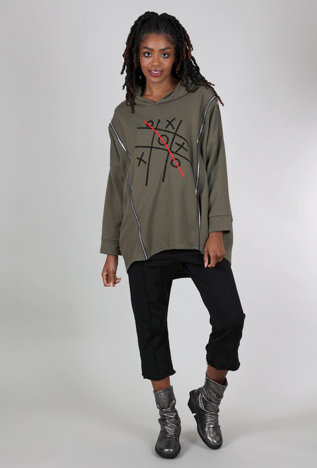 Transparente Clothing Tic Tac Toe Sweatshirt, Olive One Size Olive