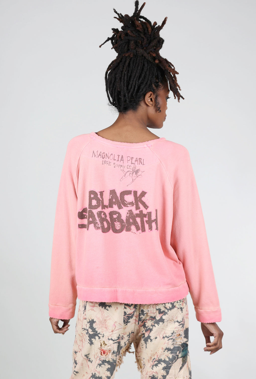 Magnolia Pearl Star Applique Richi Sweatshirt, Sunfaded Azalea One Size Azalea