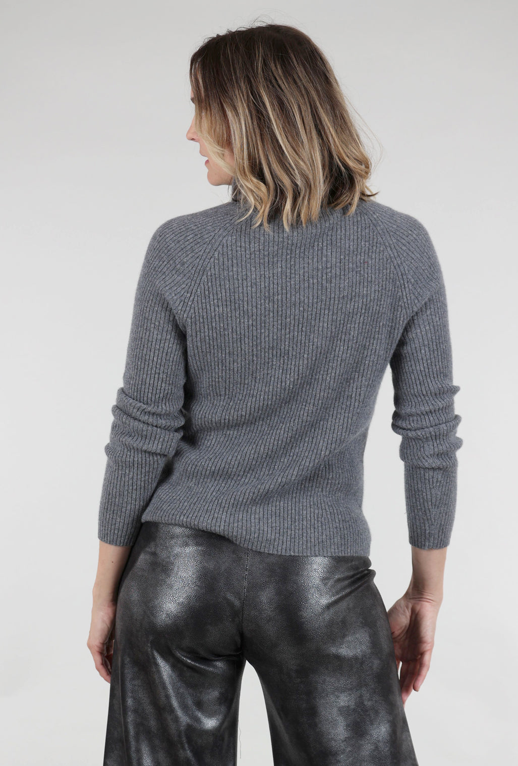 Estheme Cashmere Cashmere Ribbed Details Tneck, Mistral Gray 