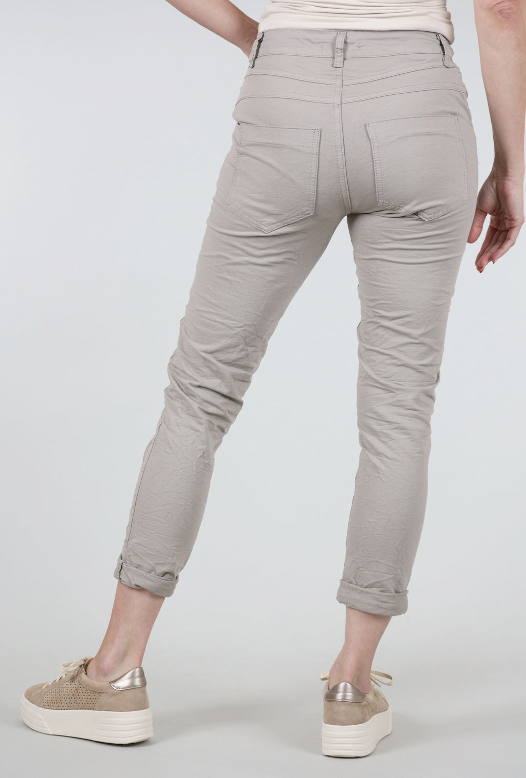 Femme Fatale Four-Button Spring/Summer Signature Pant, Dark Sand 