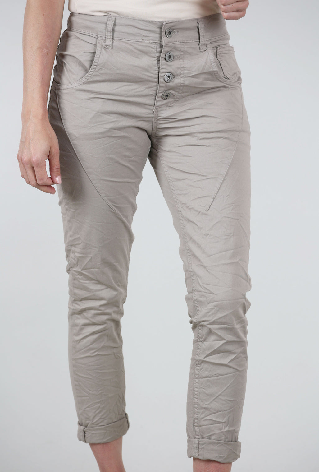 Femme Fatale Four-Button Spring/Summer Signature Pant, Dark Sand 