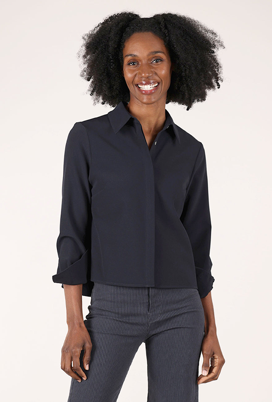 Estelle & Finn Shorter Pleat-Back Blouse, Navy 