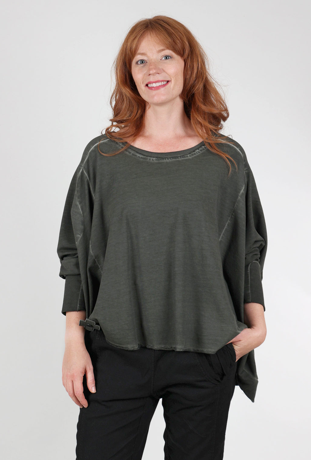 Pluslavie Wide Short Sweat, Olive One Size Olive