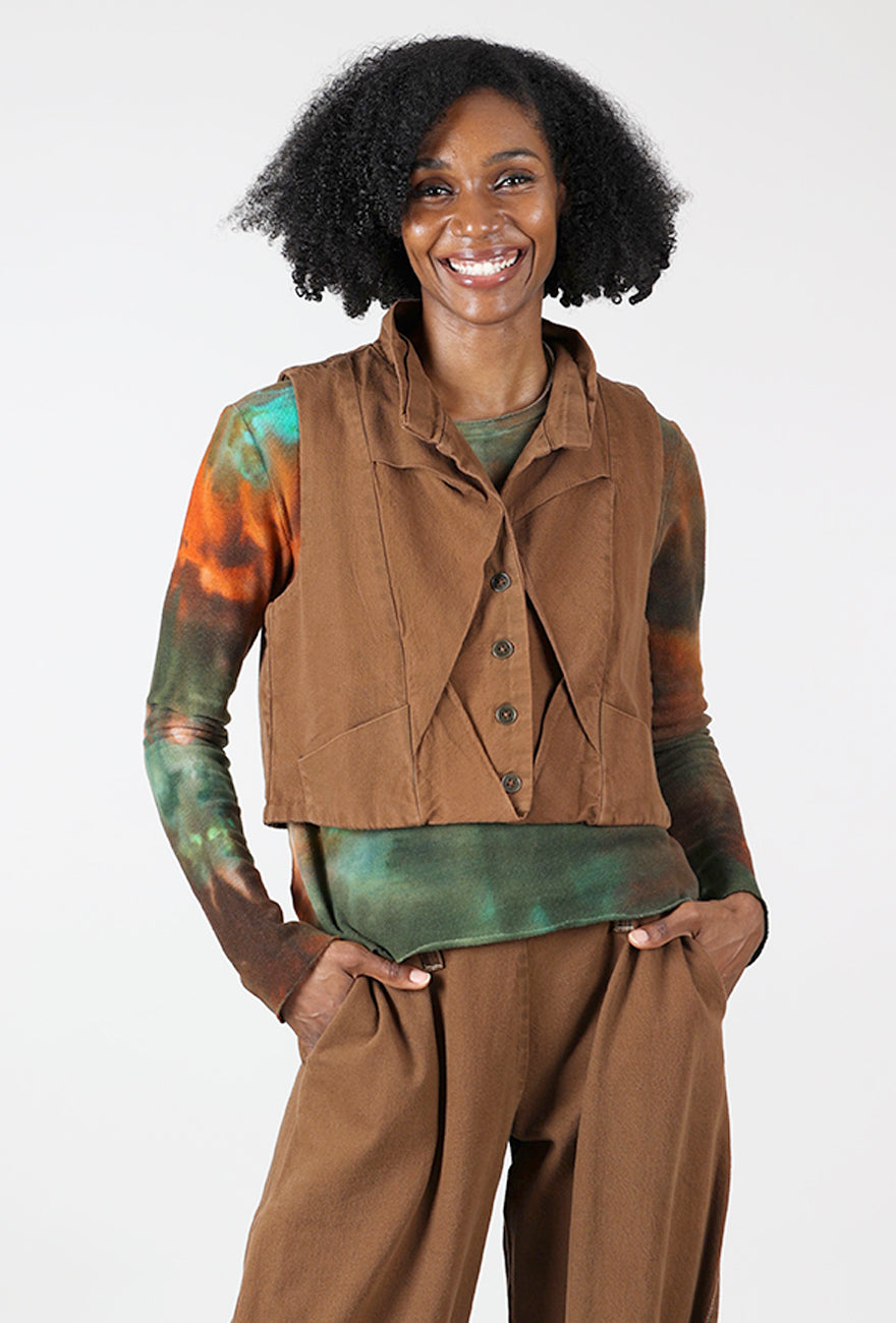 Axiom Vest, Saddle
