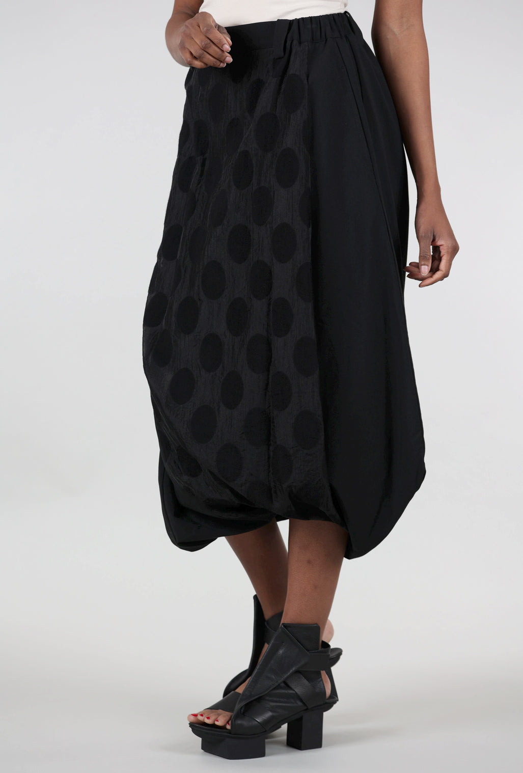 Moyuru Burnished Dot Skirt, Black 