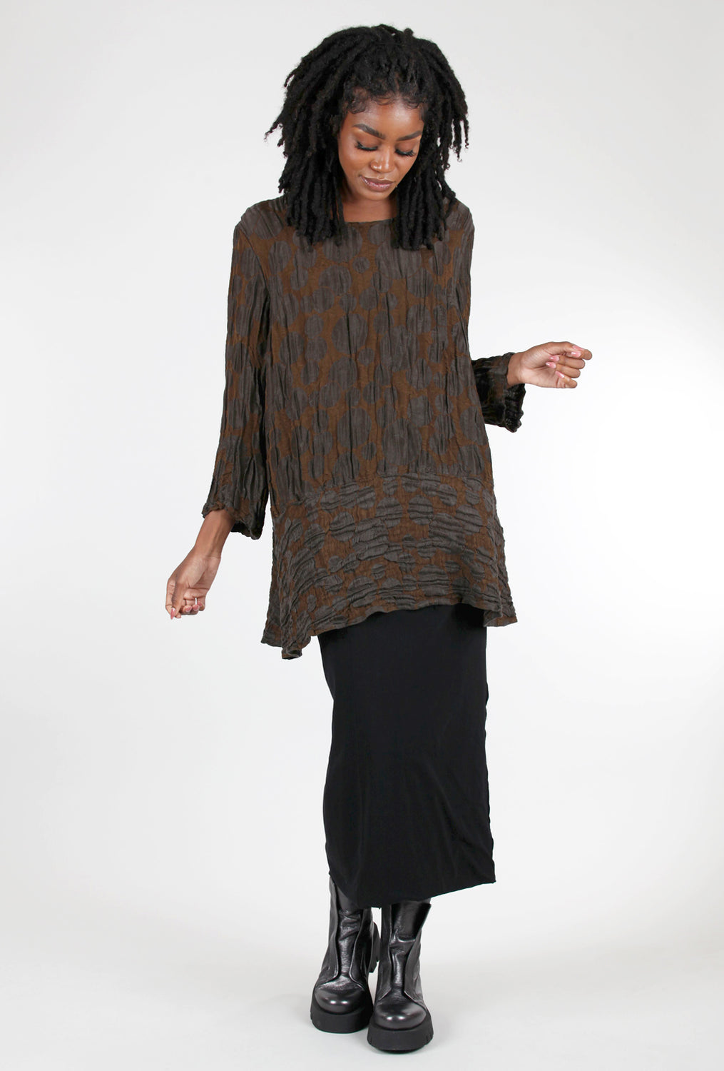Grizas Shimmer Crinkle Dot Top, Coffee 