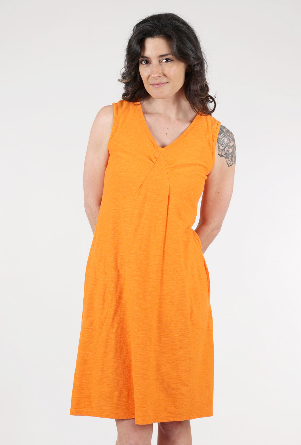 Cut Loose Linen-Cotton Tucked Shift Dress, Tangelo Orange 