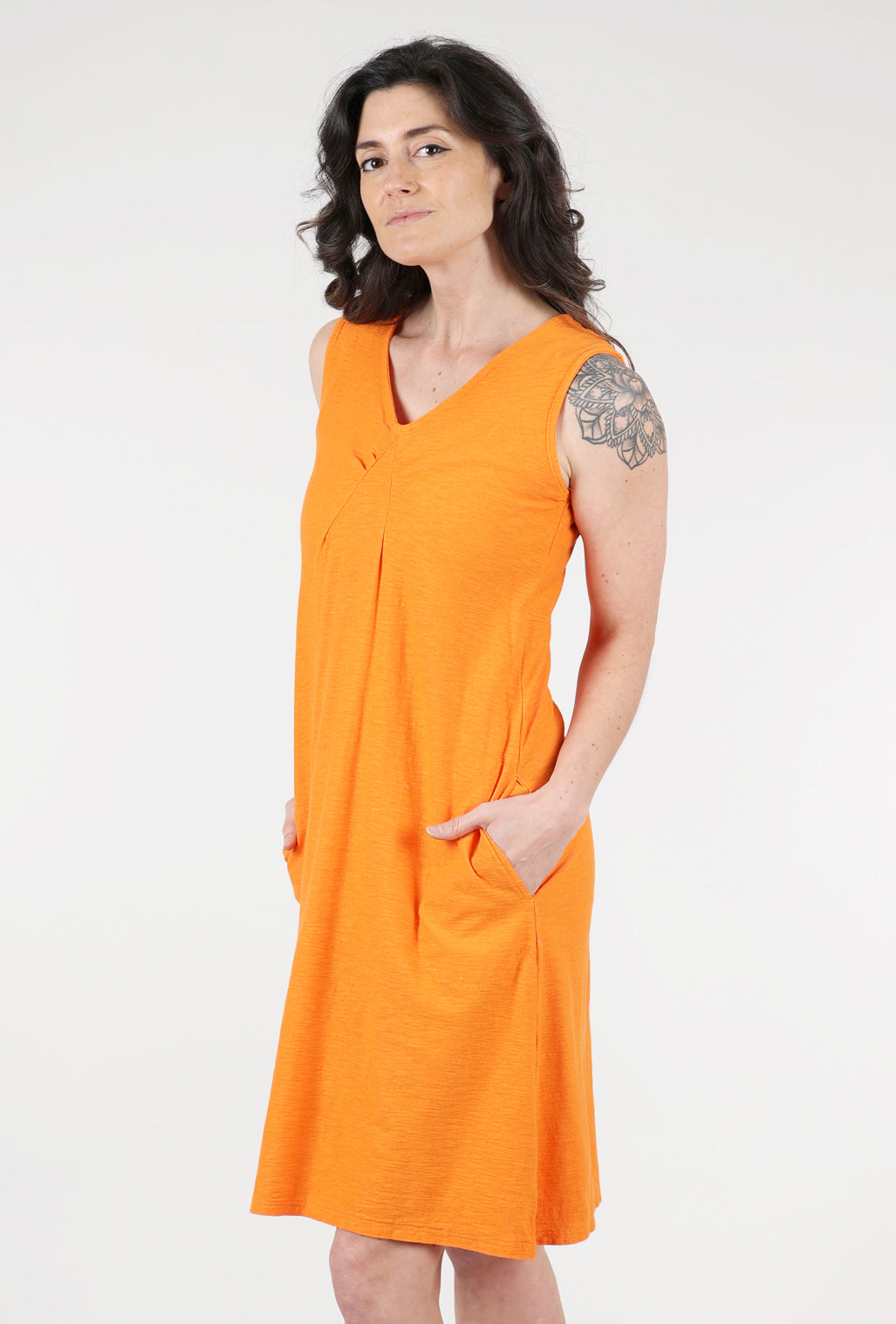 Cut Loose Linen-Cotton Tucked Shift Dress, Tangelo Orange 