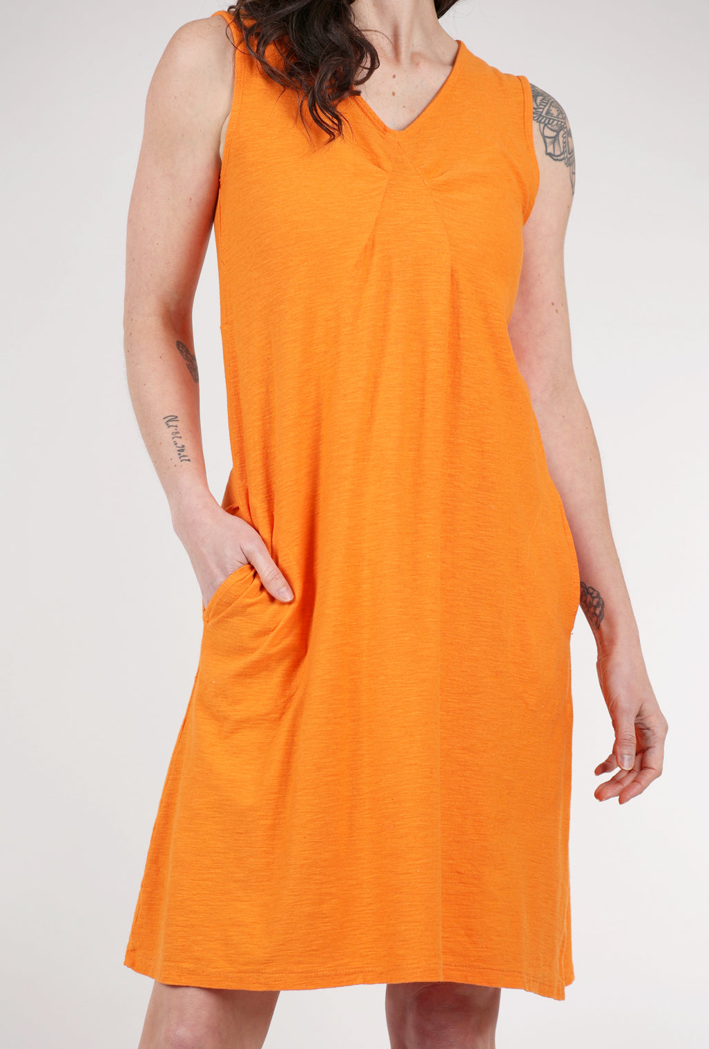 Cut Loose Linen-Cotton Tucked Shift Dress, Tangelo Orange 