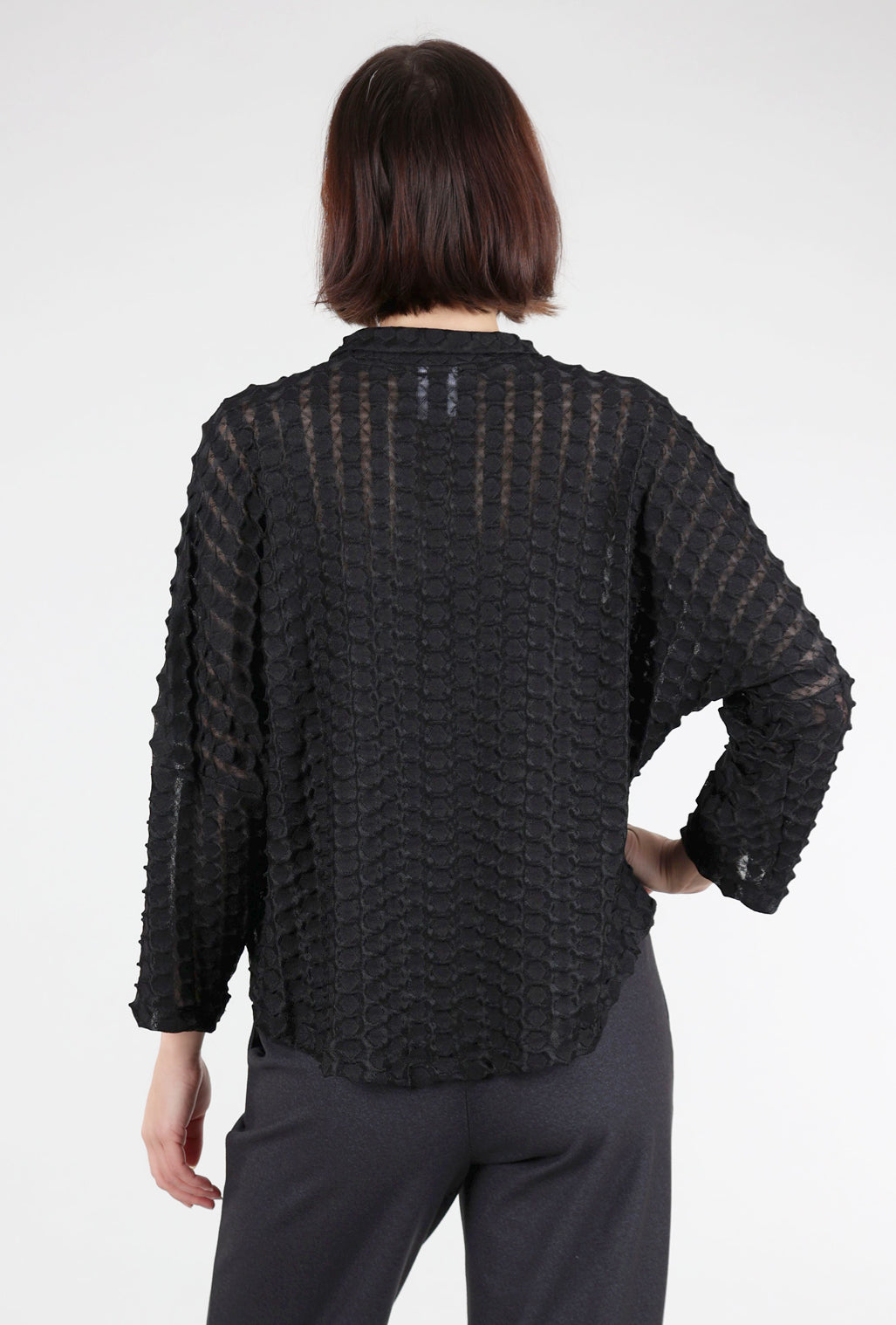 M Square Crop Curve Raven Form Shirt, Black 