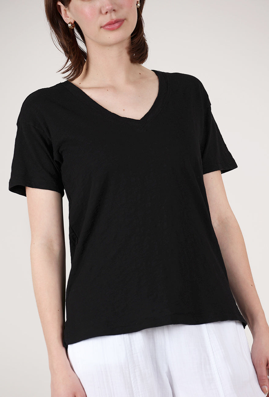 Mododoc S/S Boxy V-Neck Tee, Black 