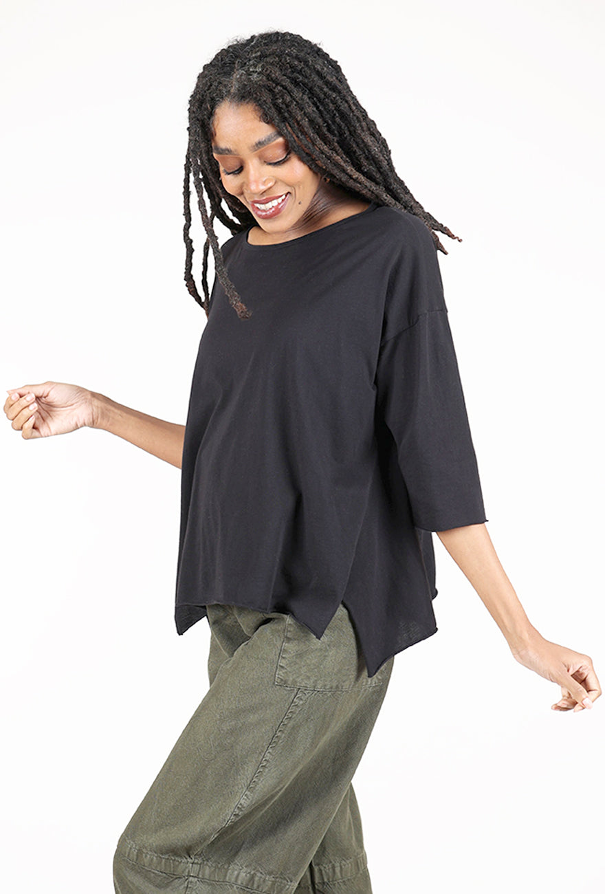 M Square Curved Seaming Tee, Black 