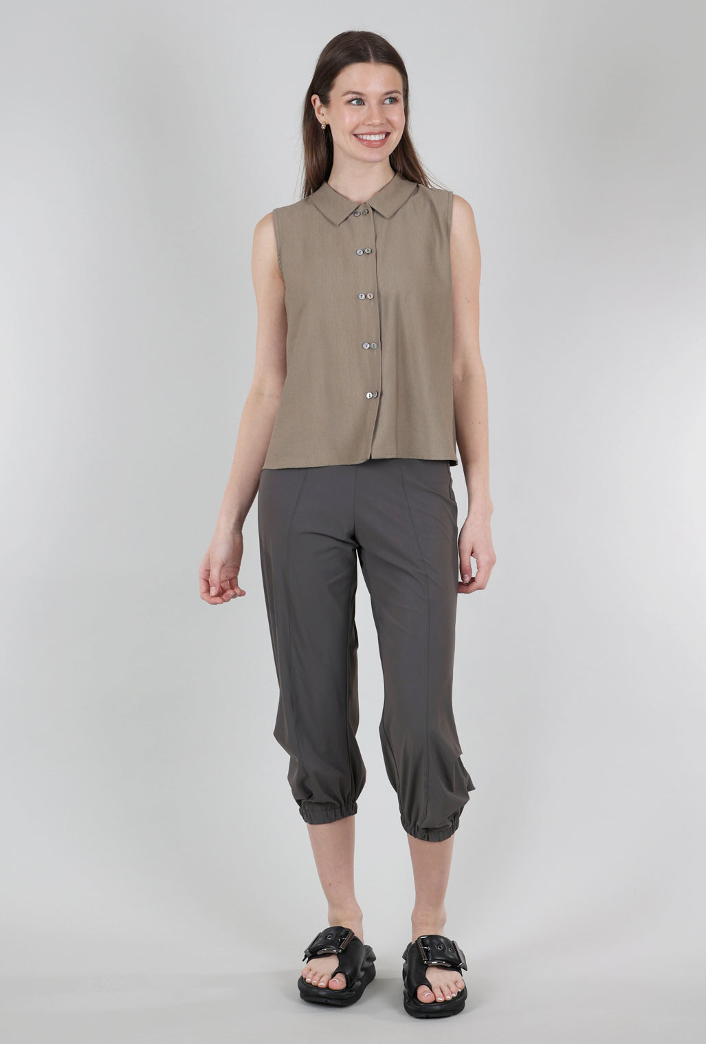 Niche Sleeveless Twinbutton Top, Hazelnut 