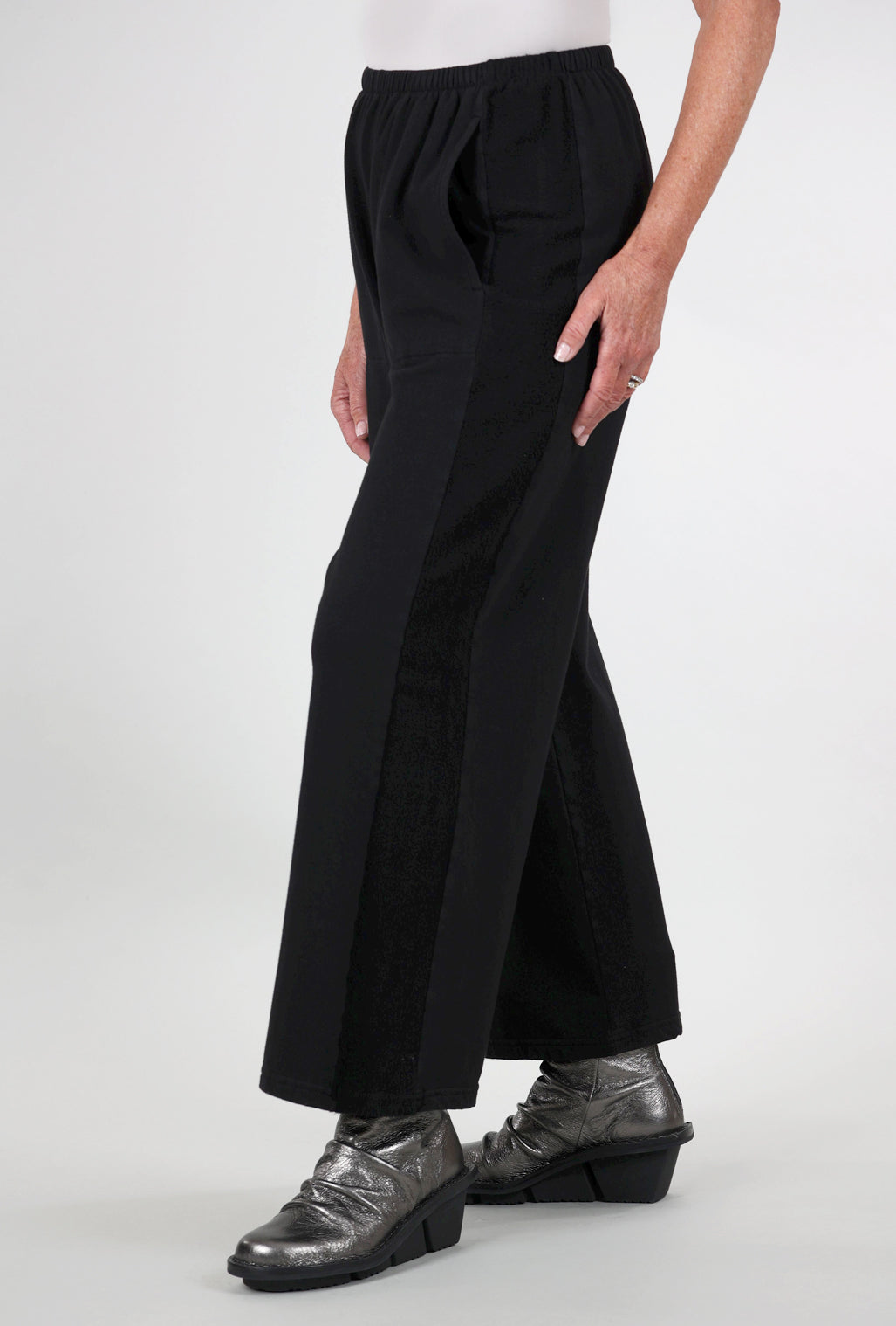 Fenini Contrast-Inset Fleece Pant, Black 