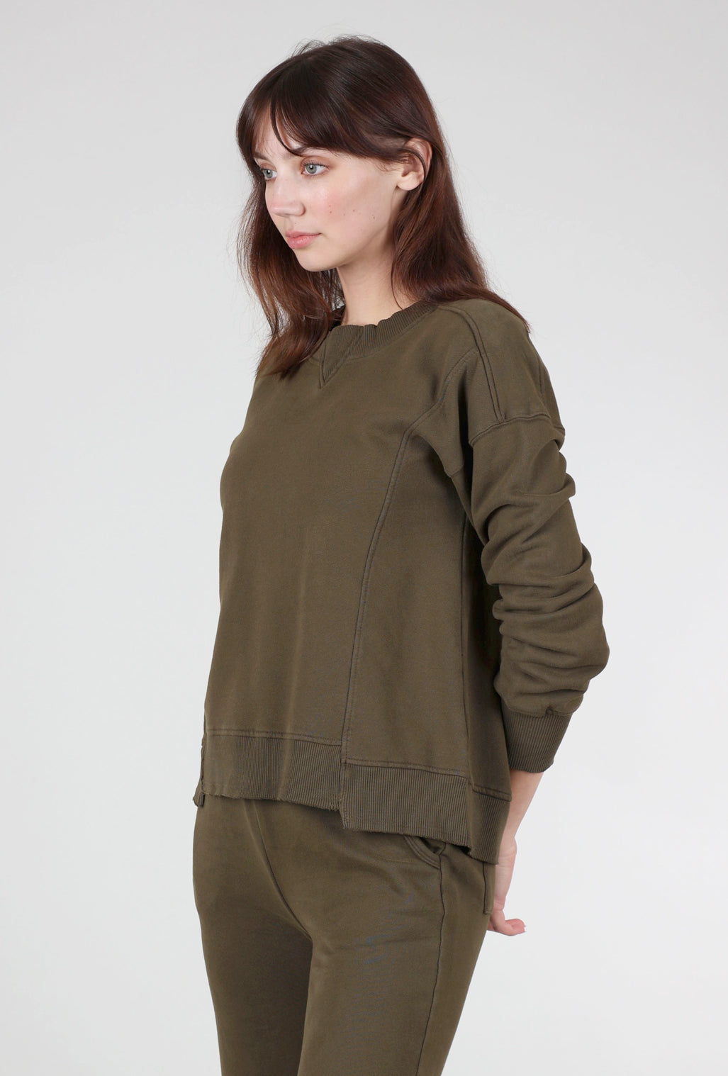 Mododoc Seamed Cropped Sweatshirt, True Olive 