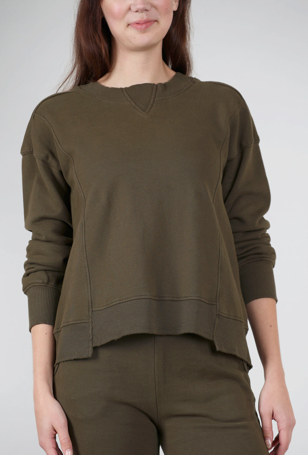 Mododoc Seamed Cropped Sweatshirt, True Olive 