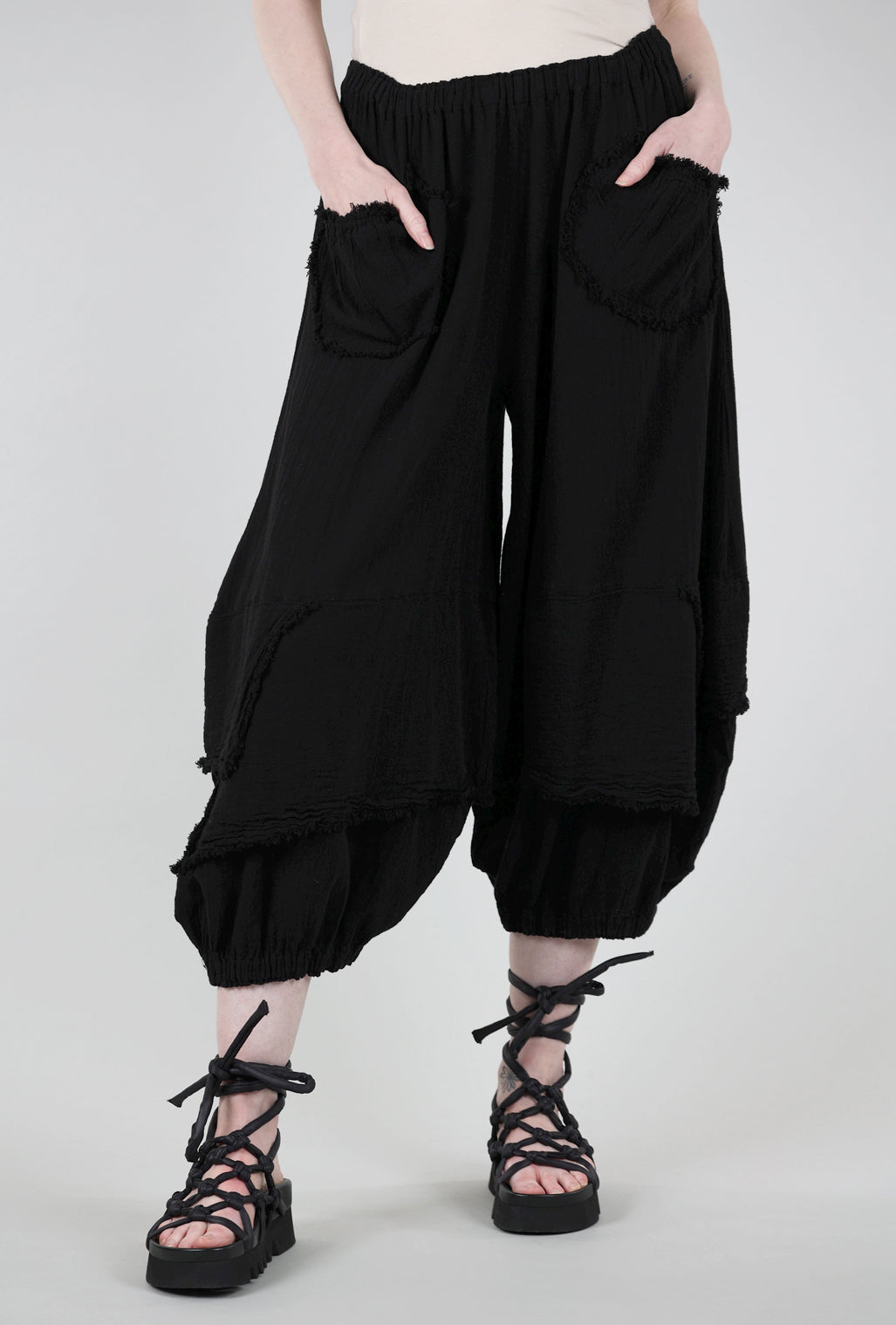 Oh My Gauze Guchi Pant, Black One Size Black