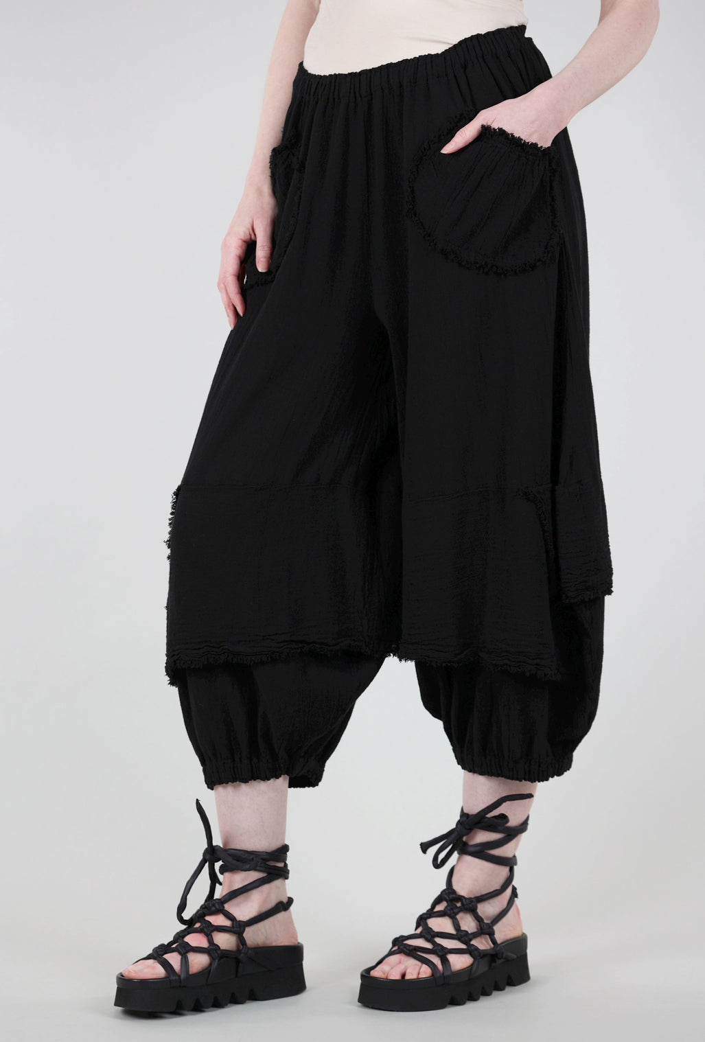 Oh My Gauze Guchi Pant, Black One Size Black