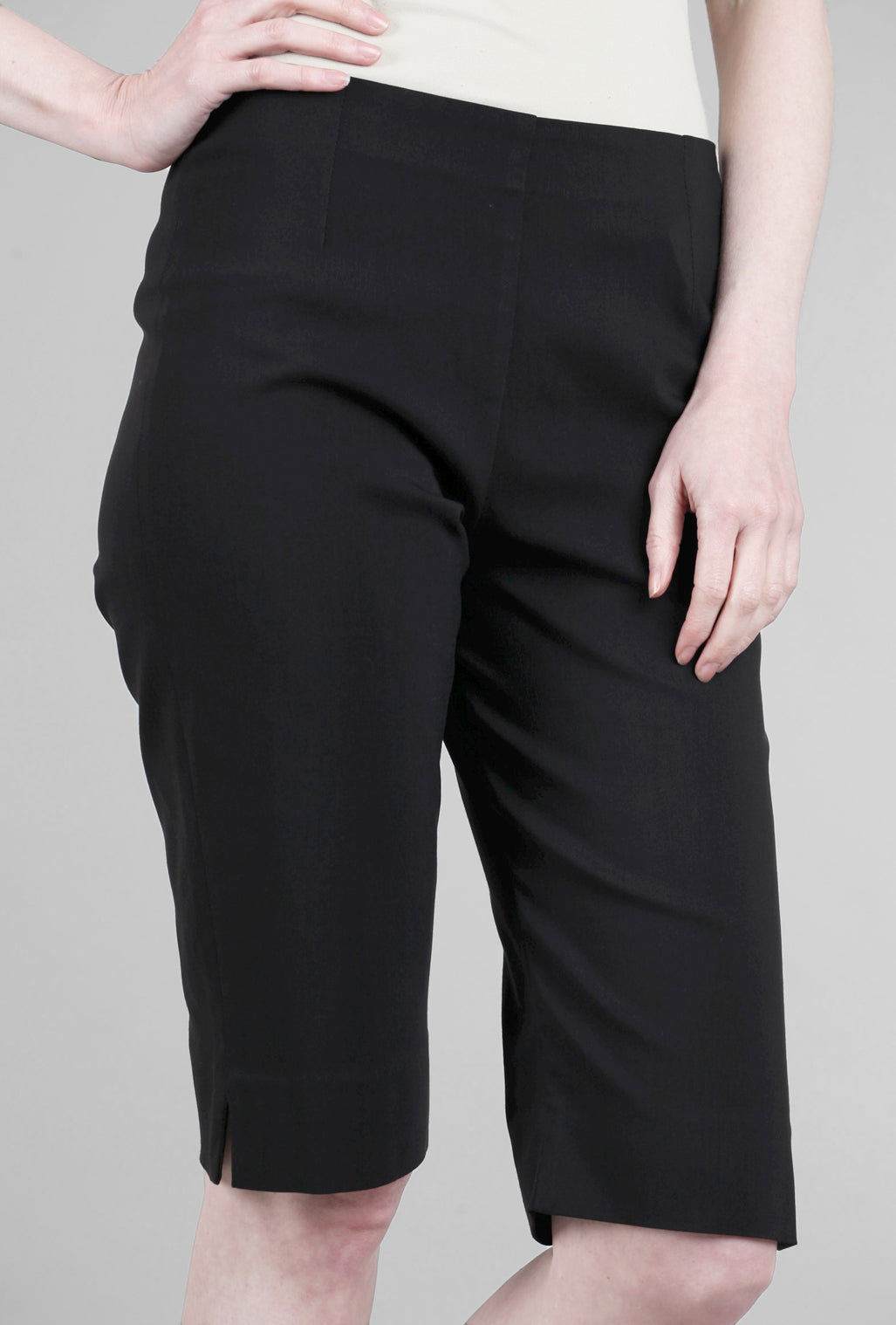 Equestrian Sara Shorts, Black 