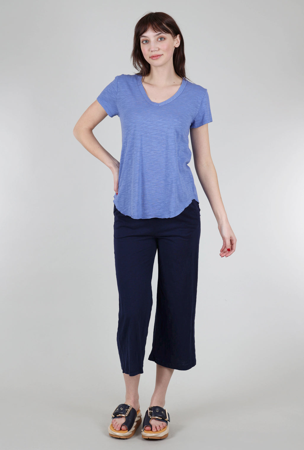 Mododoc Curve Hem S/S Vee Tee, Blue Pea 