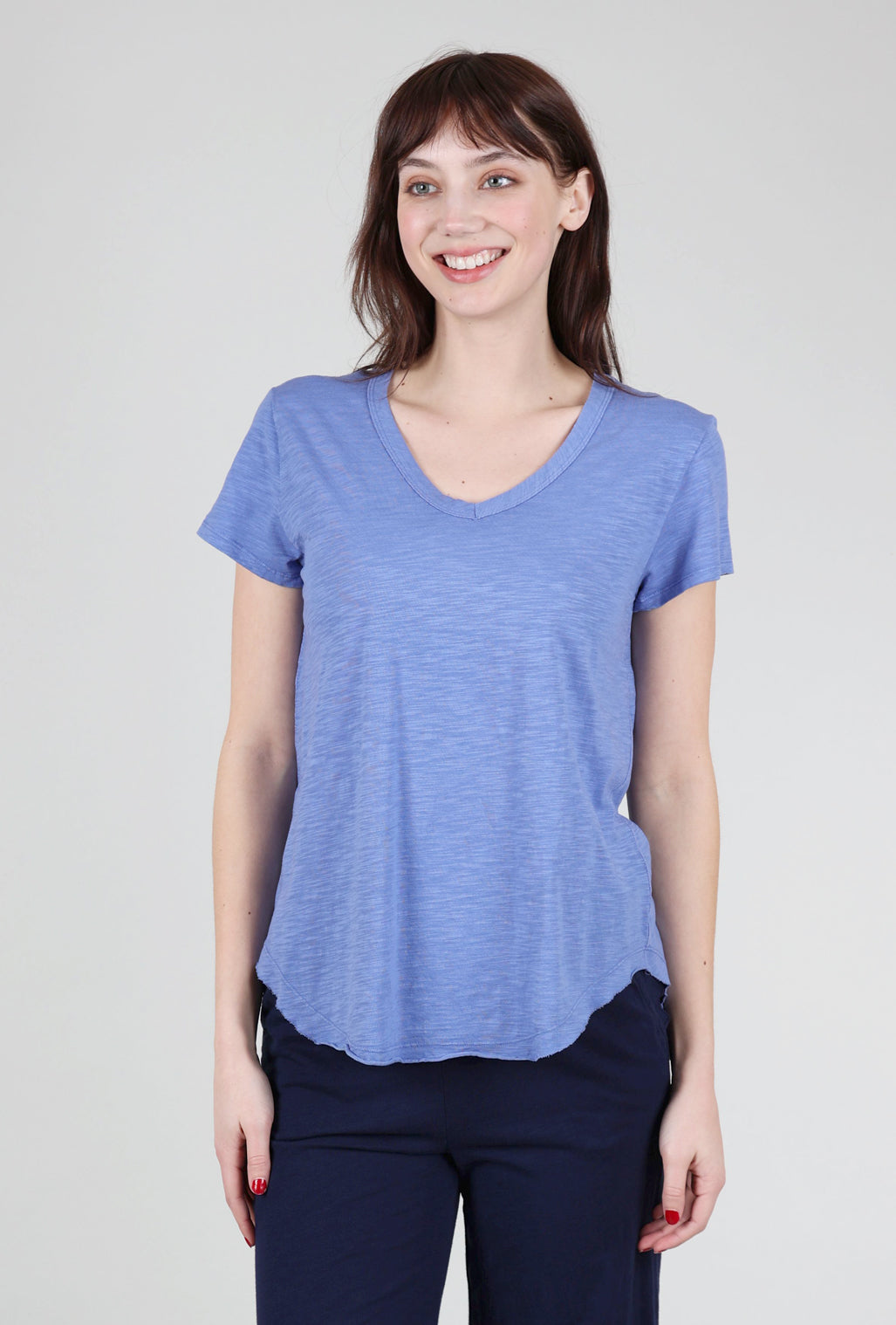 Mododoc Curve Hem S/S Vee Tee, Blue Pea 