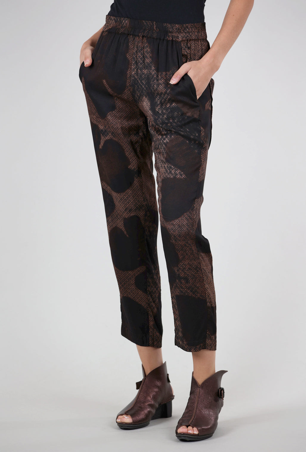 Rundholz Viscose Drape Pant, Cappuccino Flower 