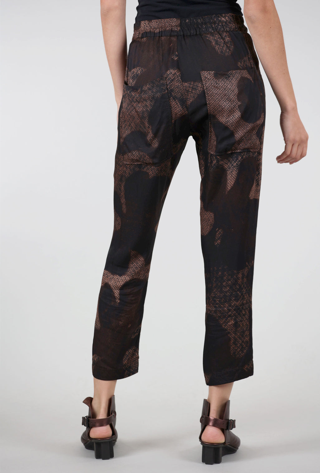 Rundholz Viscose Drape Pant, Cappuccino Flower 