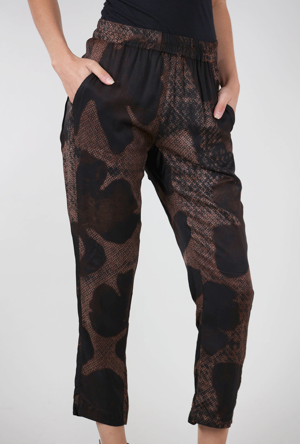 Rundholz Viscose Drape Pant, Cappuccino Flower 