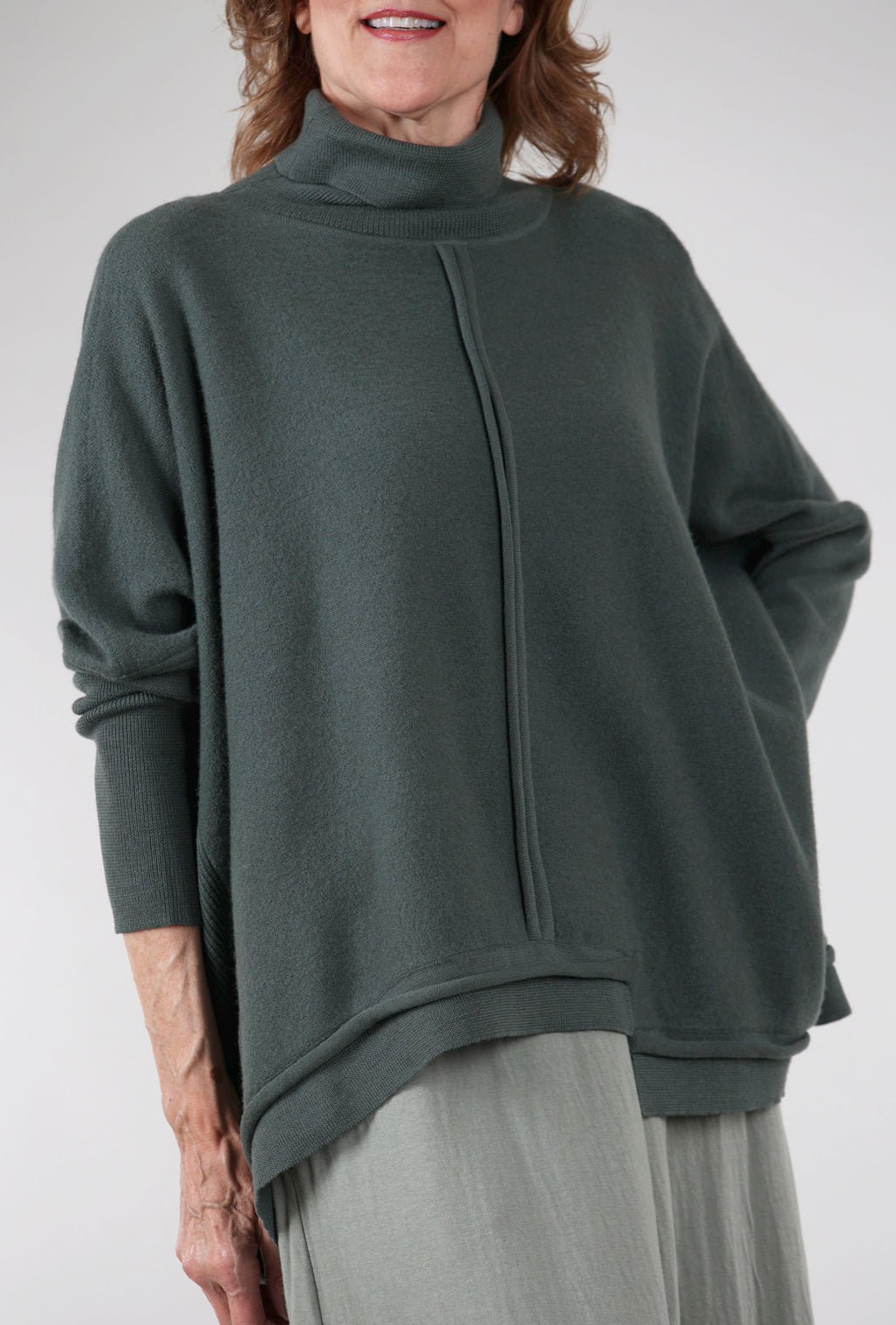 Moyuru Moyuru Seam Details Tneck Sweater, Moss One Size Wool