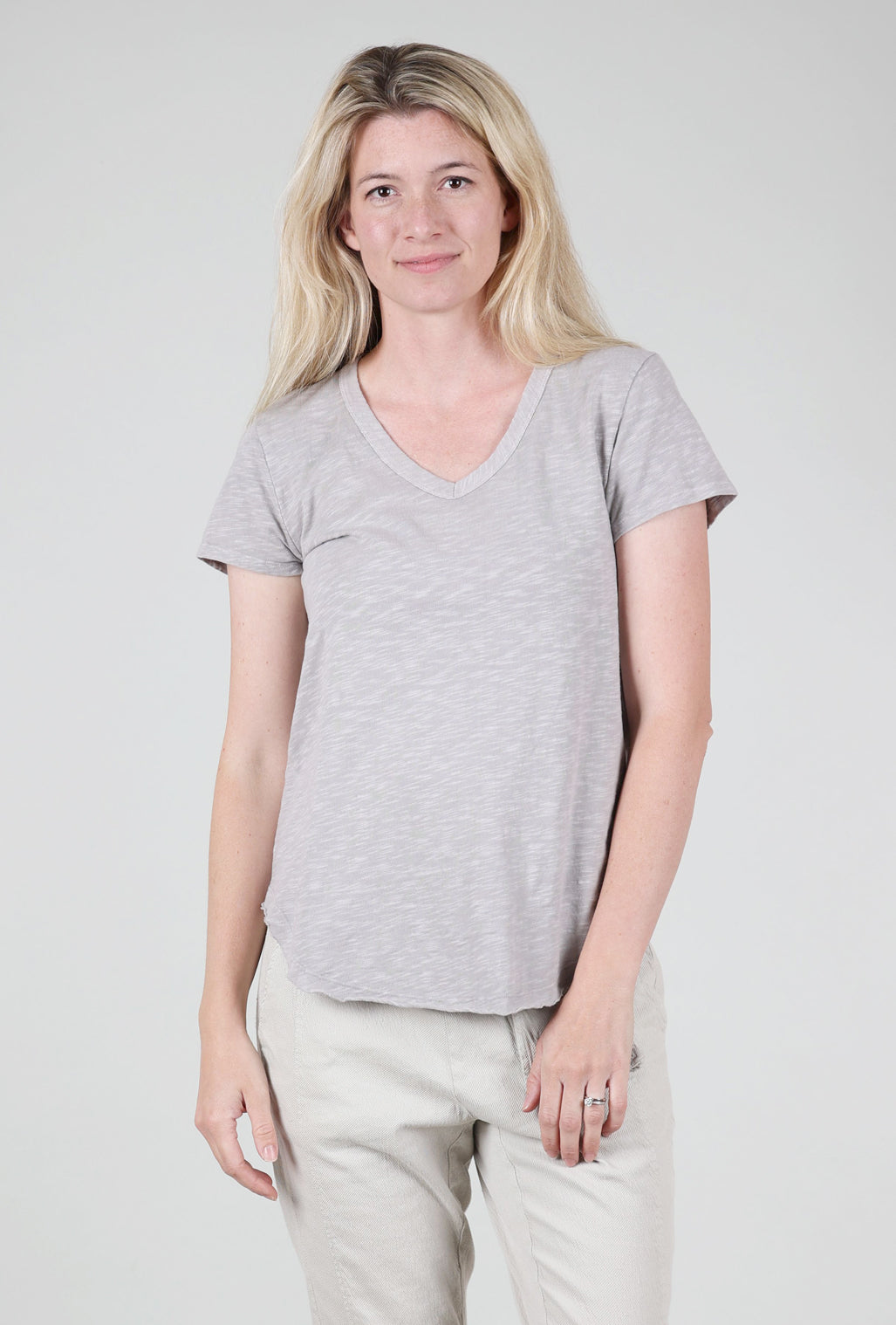 Mododoc Curve Hem Vee Tee, Gray Harbor 